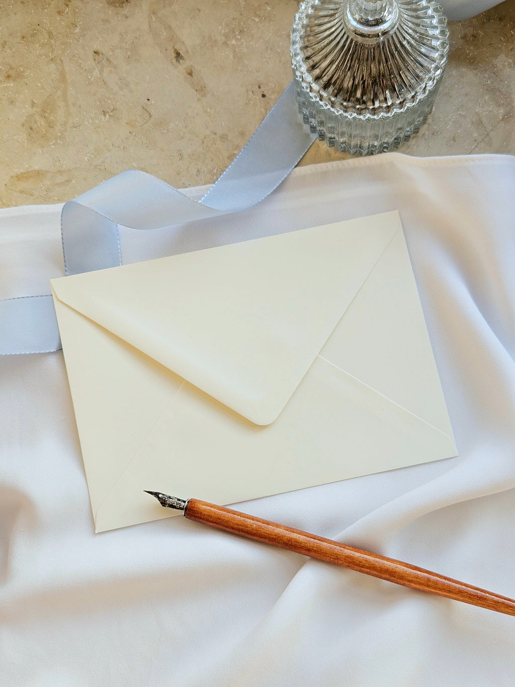 Ovale Geburtstagskarte Pfingstrosen Hellblau