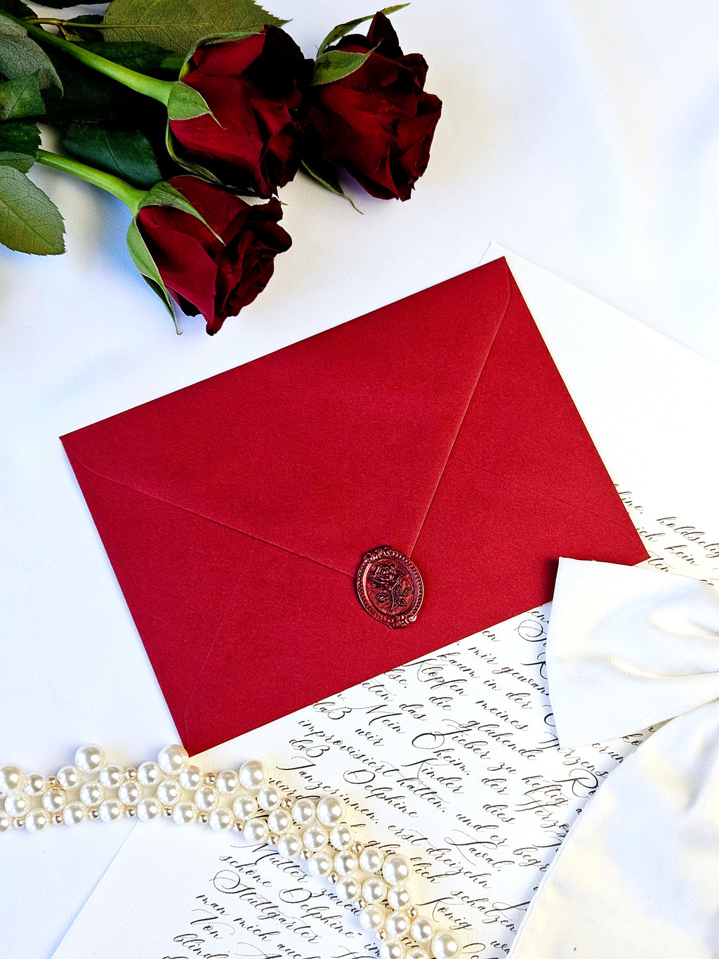 Elegante Valentinskarte Herzamulett