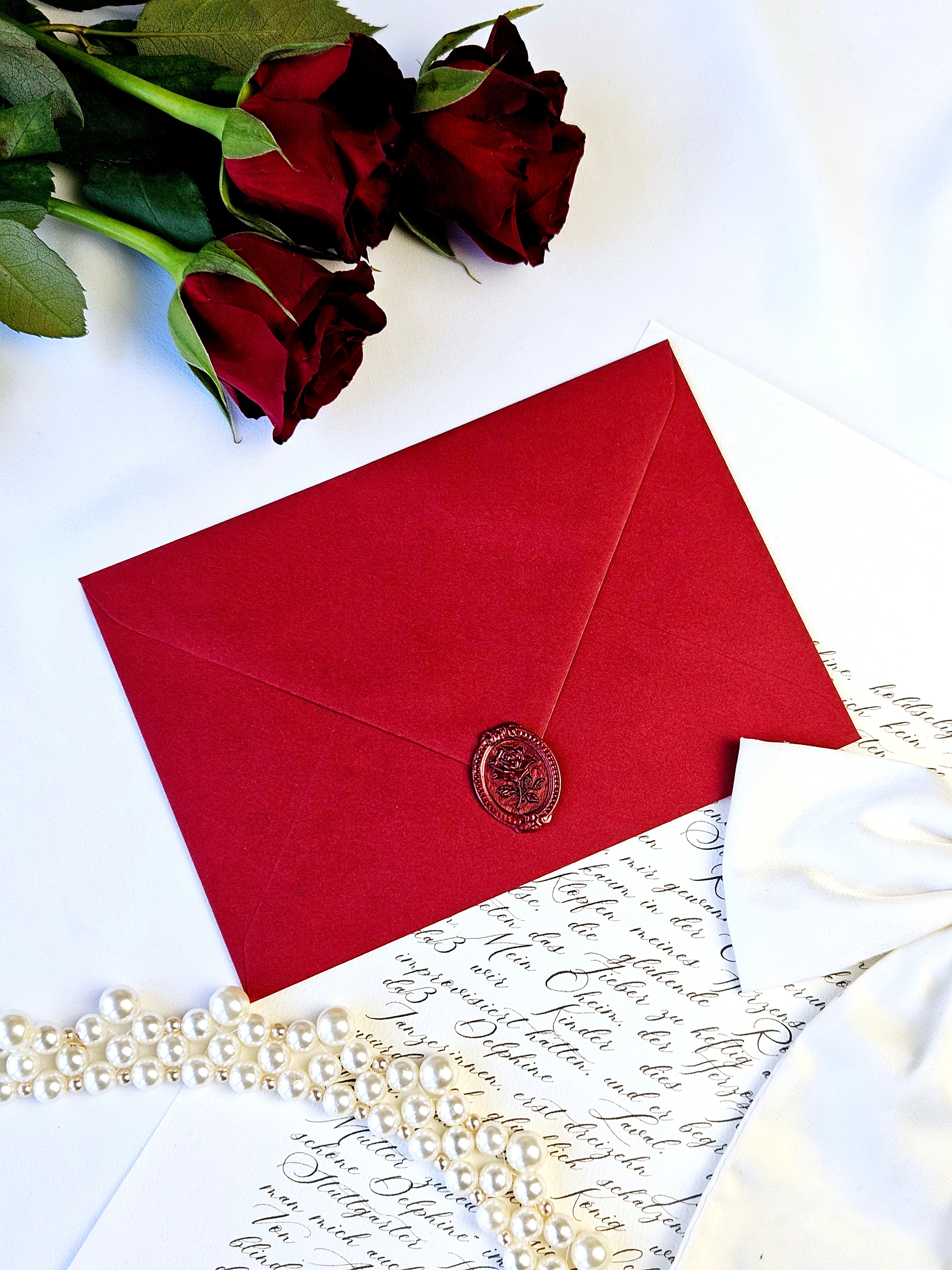 Elegante Valentinskarte Herzamulett